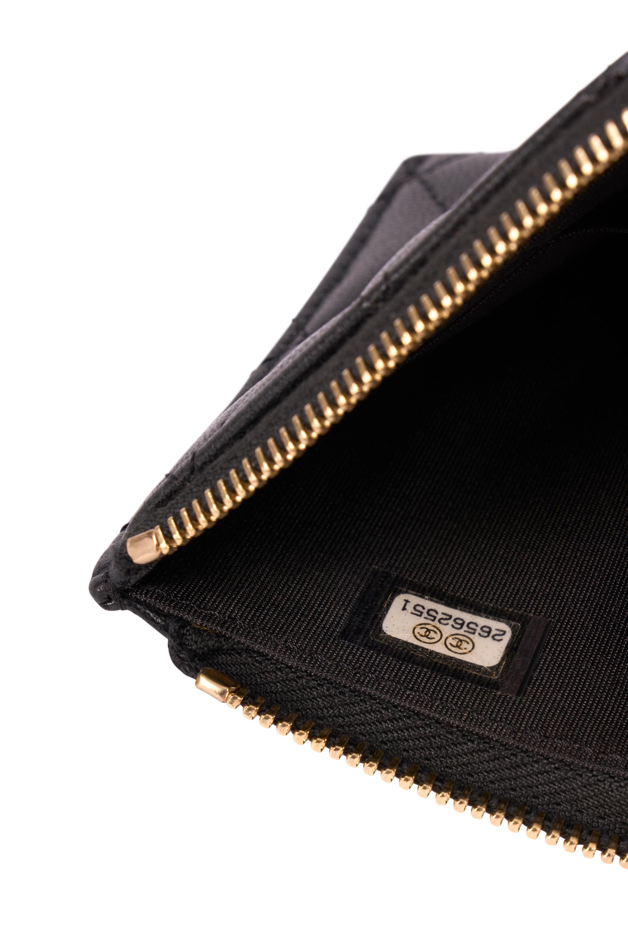 Chanel 2019 Black Leather Large Flap Quilted Card Holder For Sale 5