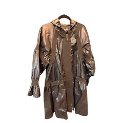 Chanel 2019 Parka negra oversize de nailon con capucha y aplique