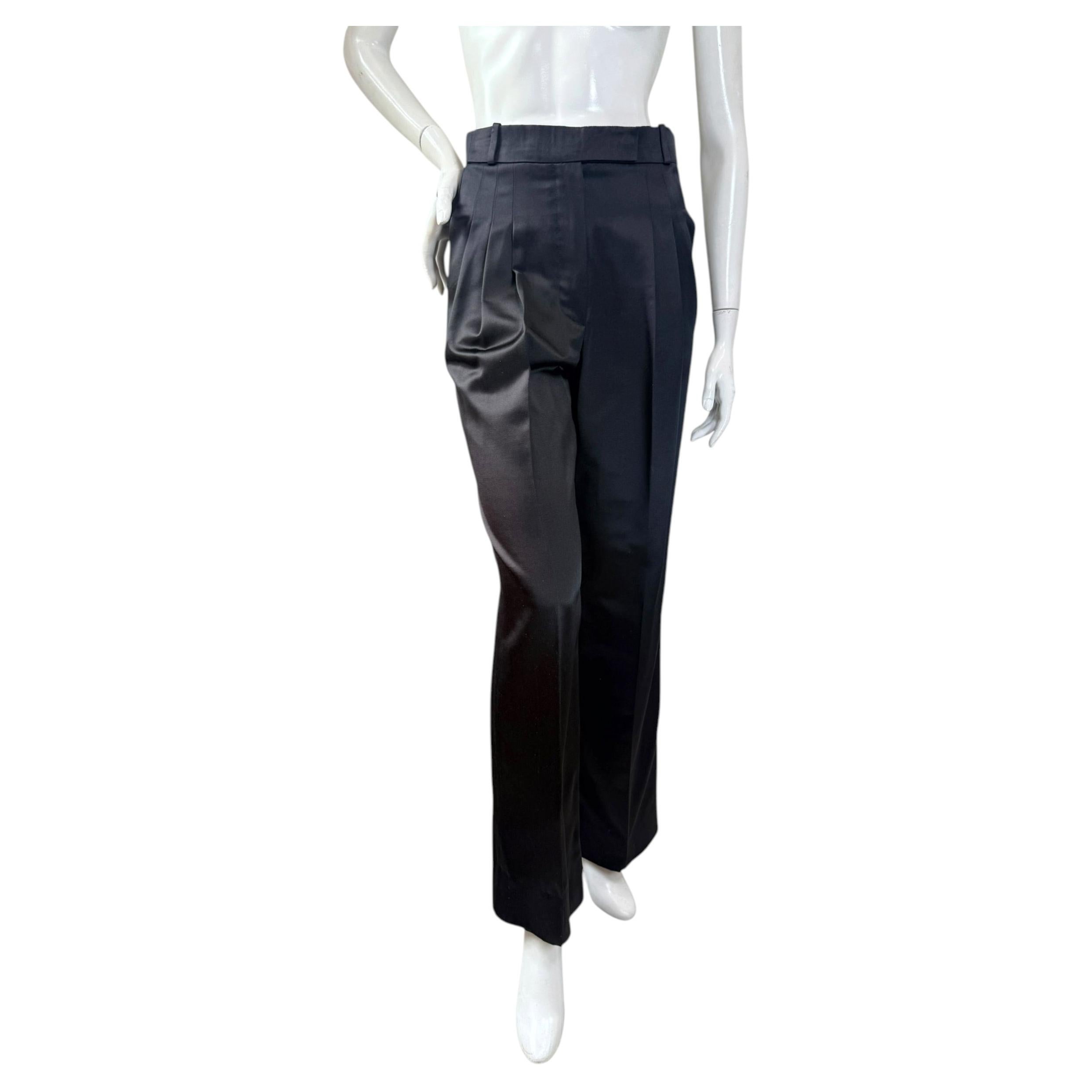 Chanel 2019 Schwarz Seide Tailored Pleated Trousers CC Button FR36 im Angebot