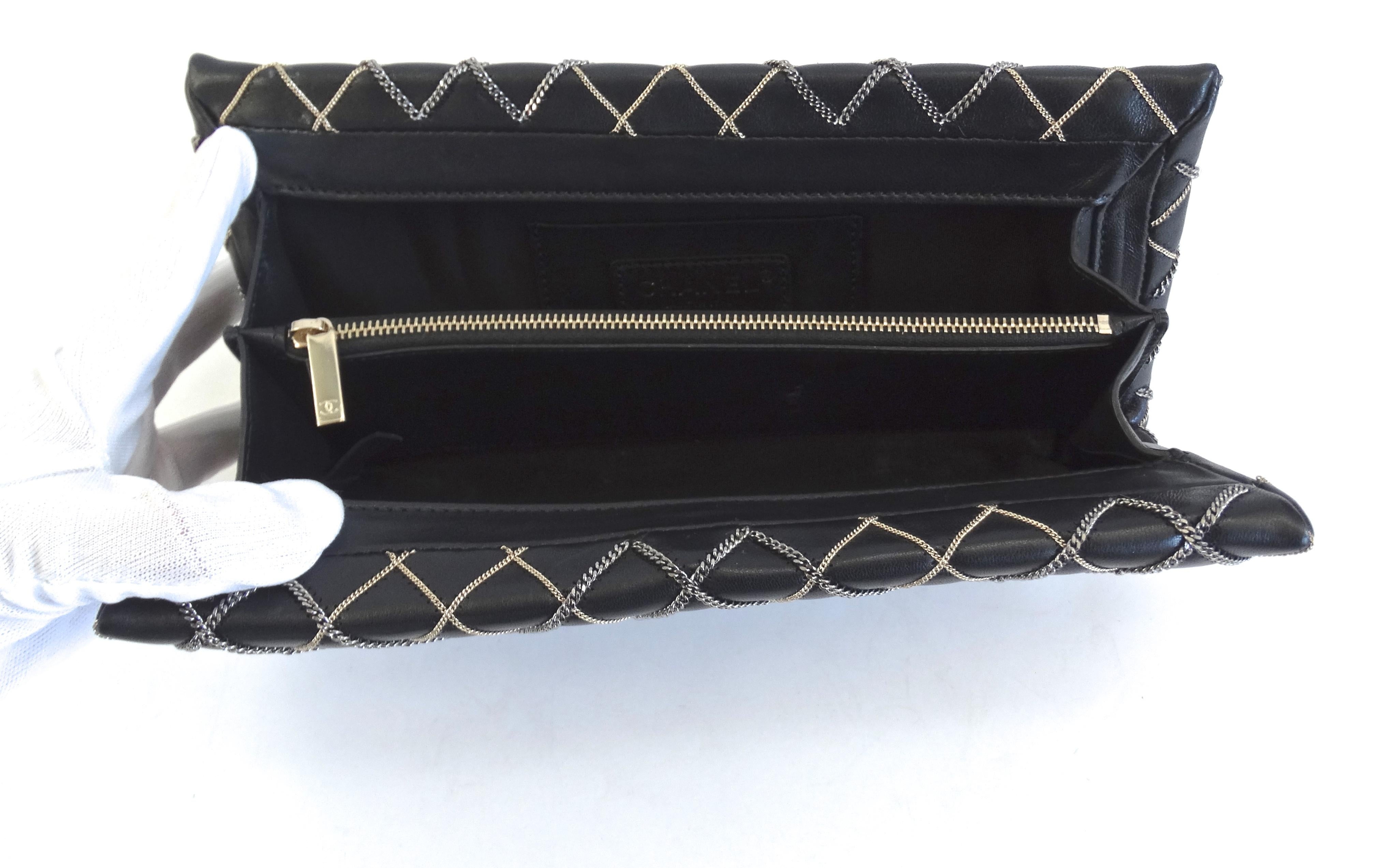 Chanel 2019 Chain Quilted Clutch In Good Condition In Scottsdale, AZ