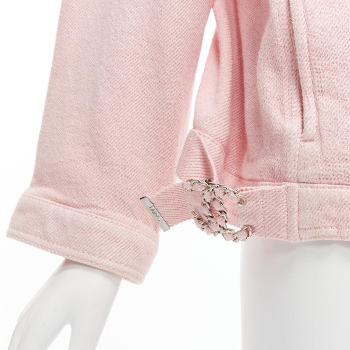 CHANEL 2019 pink cotton 4 pockets CC buttons collarless oversized trucker jacket FR34 XS
Reference: LNKO/A02211
Brand: Chanel
Designer: Virginie Viard
Collection: SS 2019
Material: Cotton
Color: Pink
Pattern: Solid
Closure: Button
Lining: Pink