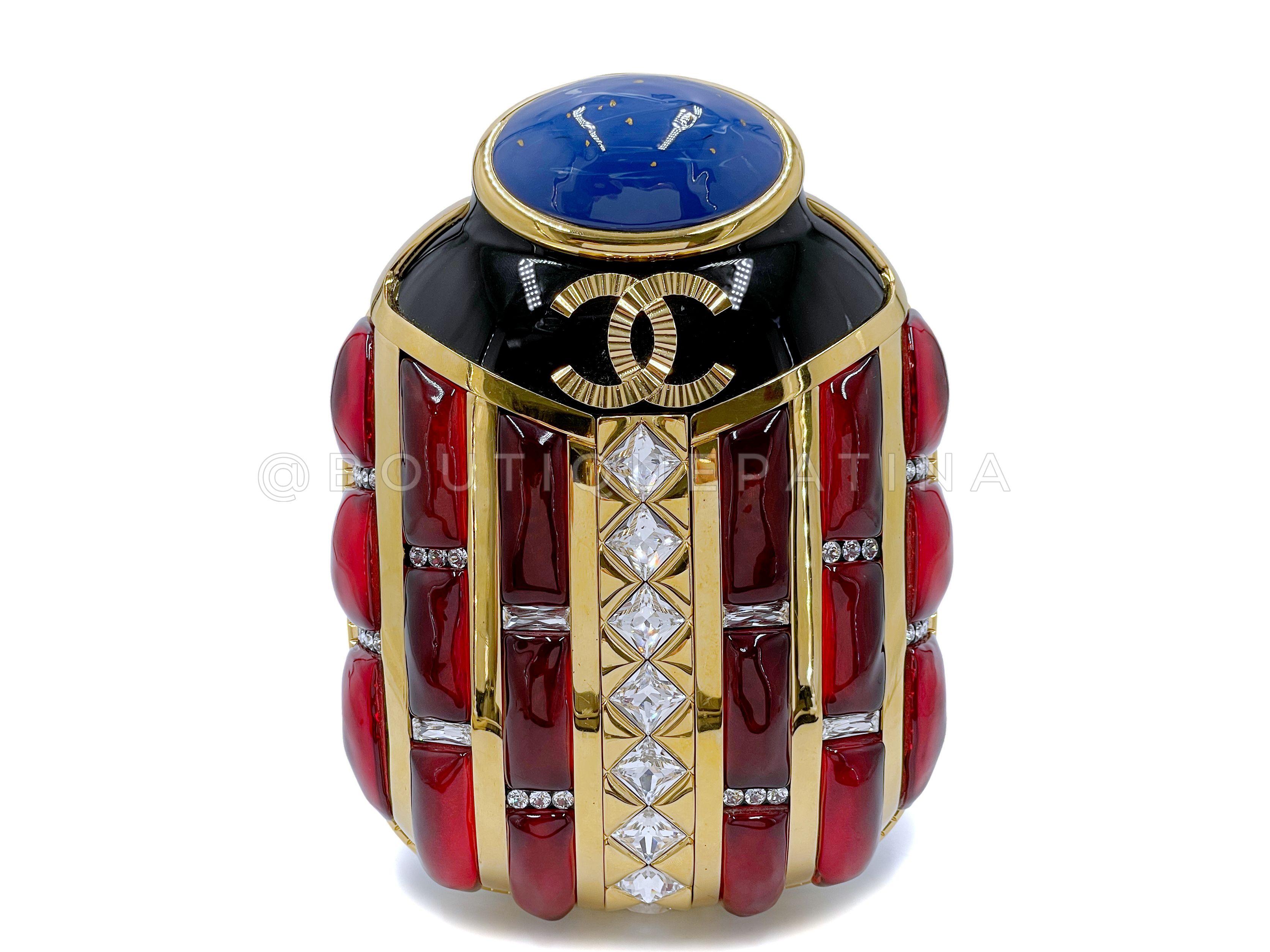 Store item: 67377
Chanel 2019 Egypt Paris-New York Scarab Minaudière Evening Clutch Bag

Egypt was the theme for Karl Lagerfeld's 2019 Métiers d'Art Paris-New York fall collection for Chanel. It remains one of the most historic collections to