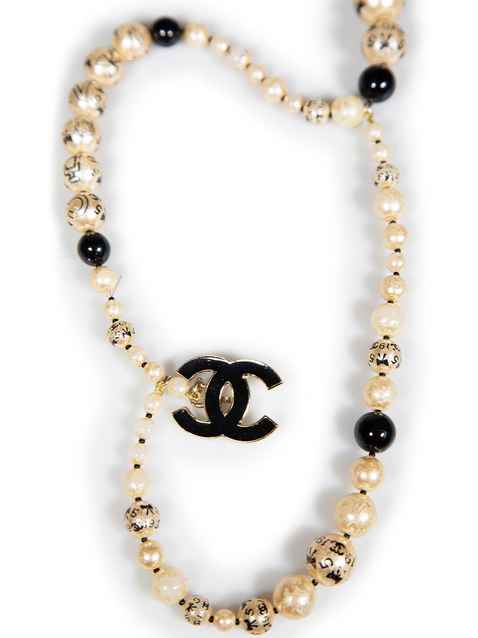Women's Chanel 2019 Faux Pearl Interlocking CC Belt For Sale