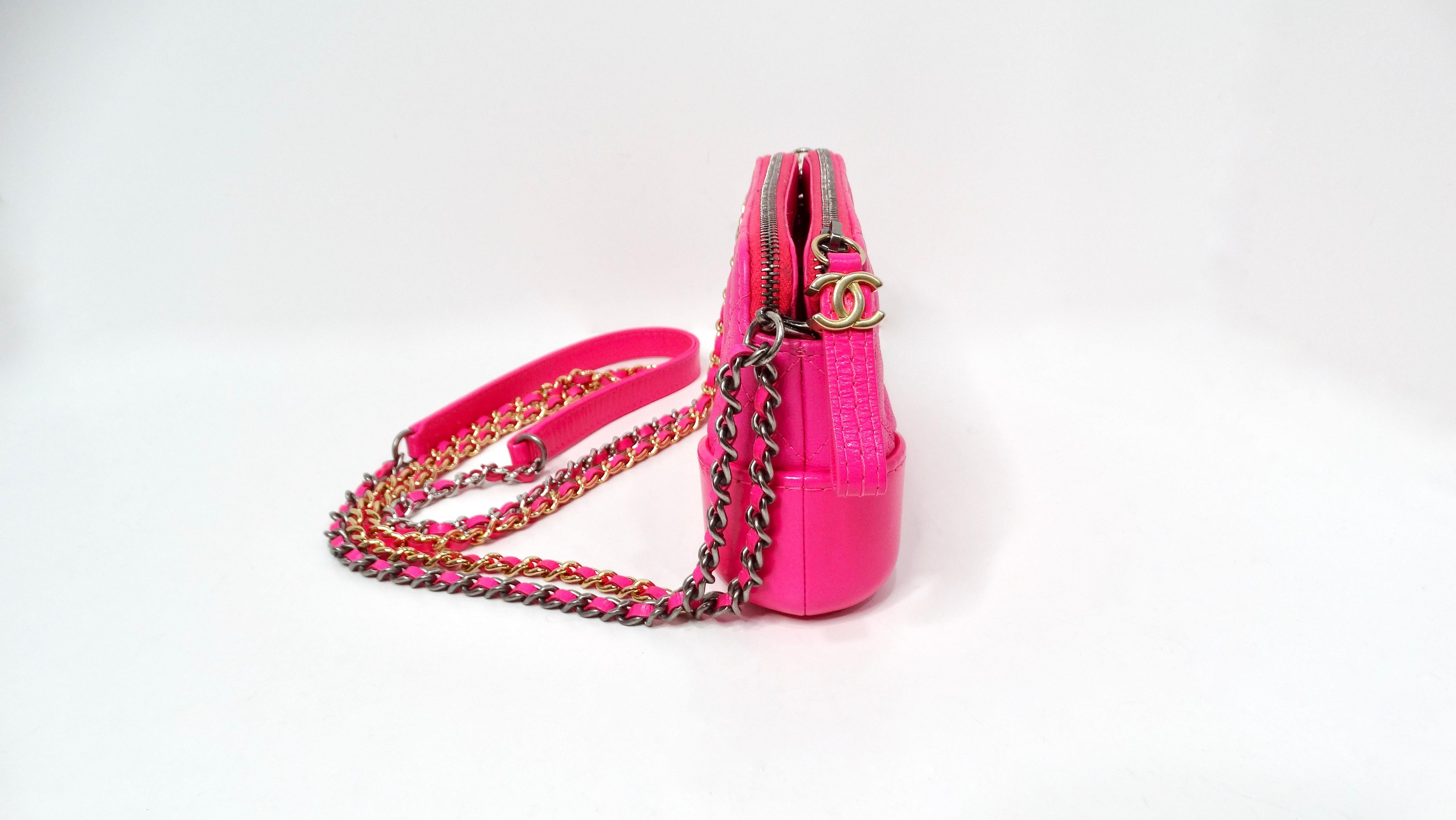 Chanel 2019 Hot Pink Gabrielle Double Zip Clutch With Chain In Good Condition For Sale In Scottsdale, AZ
