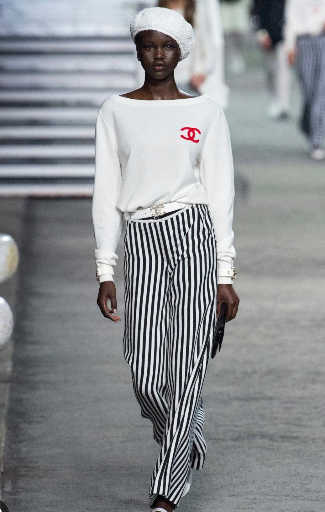 Chanel 2019 La Pausa Cashmere Sweater For Sale 6