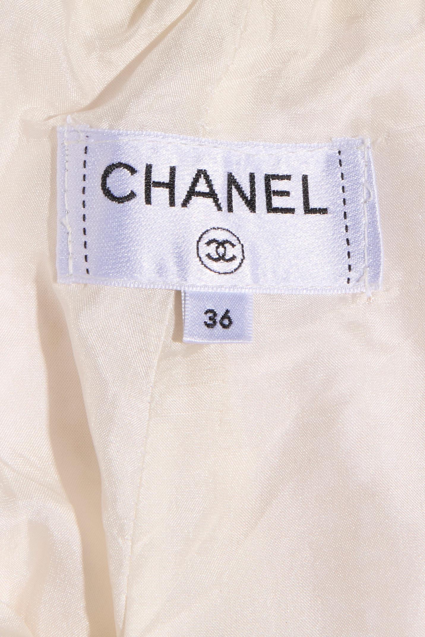 Chanel 2019 La Pausa Crema Bouclé Traje Chaqueta y Pantalón Talla 36 en venta 12