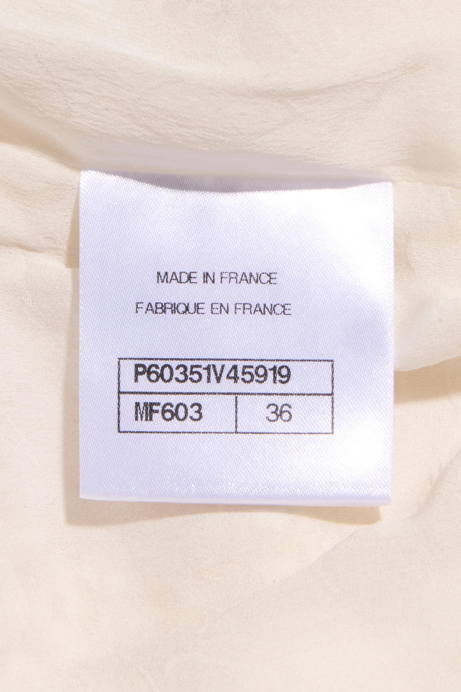 Chanel 2019 La Pausa Crema Bouclé Traje Chaqueta y Pantalón Talla 36 en venta 13