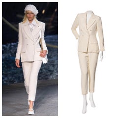 Chanel 2019 La Pausa Crema Bouclé Traje Chaqueta y Pantalón Talla 36