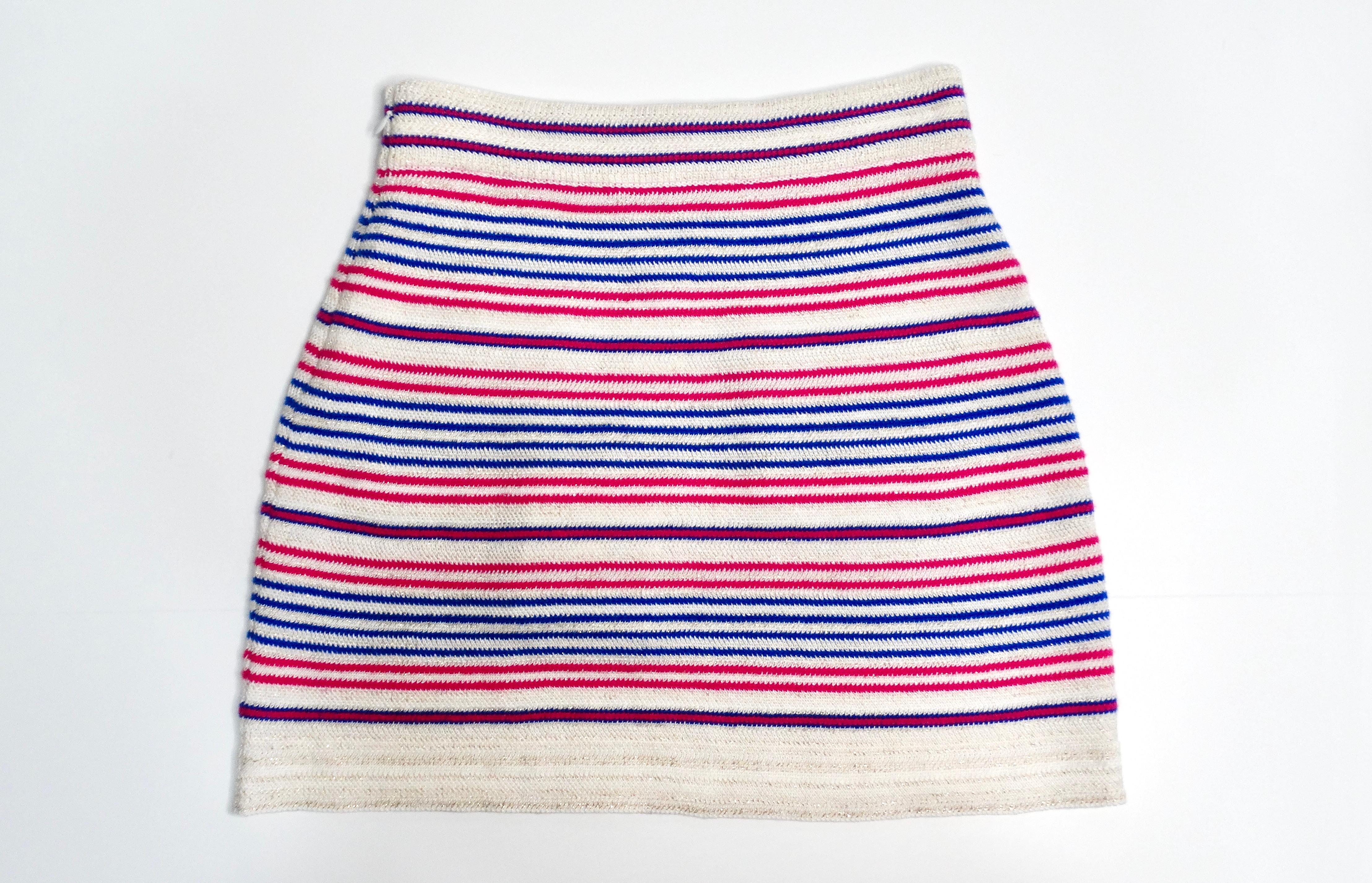Chanel 2019 La Pausa Striped Knit Mini Skirt With Gold-Tone Buttons In Good Condition For Sale In Scottsdale, AZ