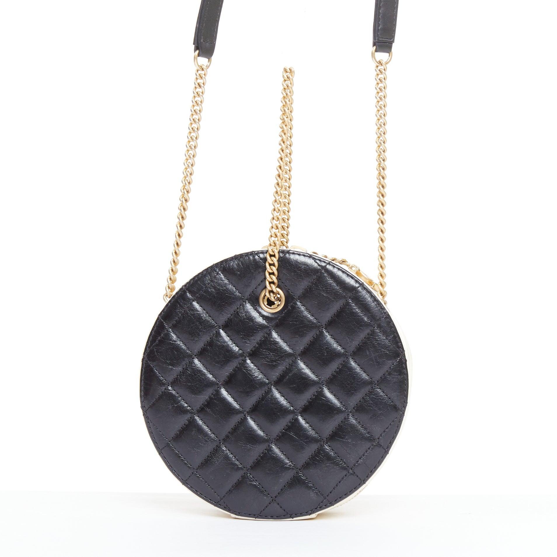 Women's CHANEL 2019 Limited Edition En Vogue Round black cream leather crossbody bag For Sale