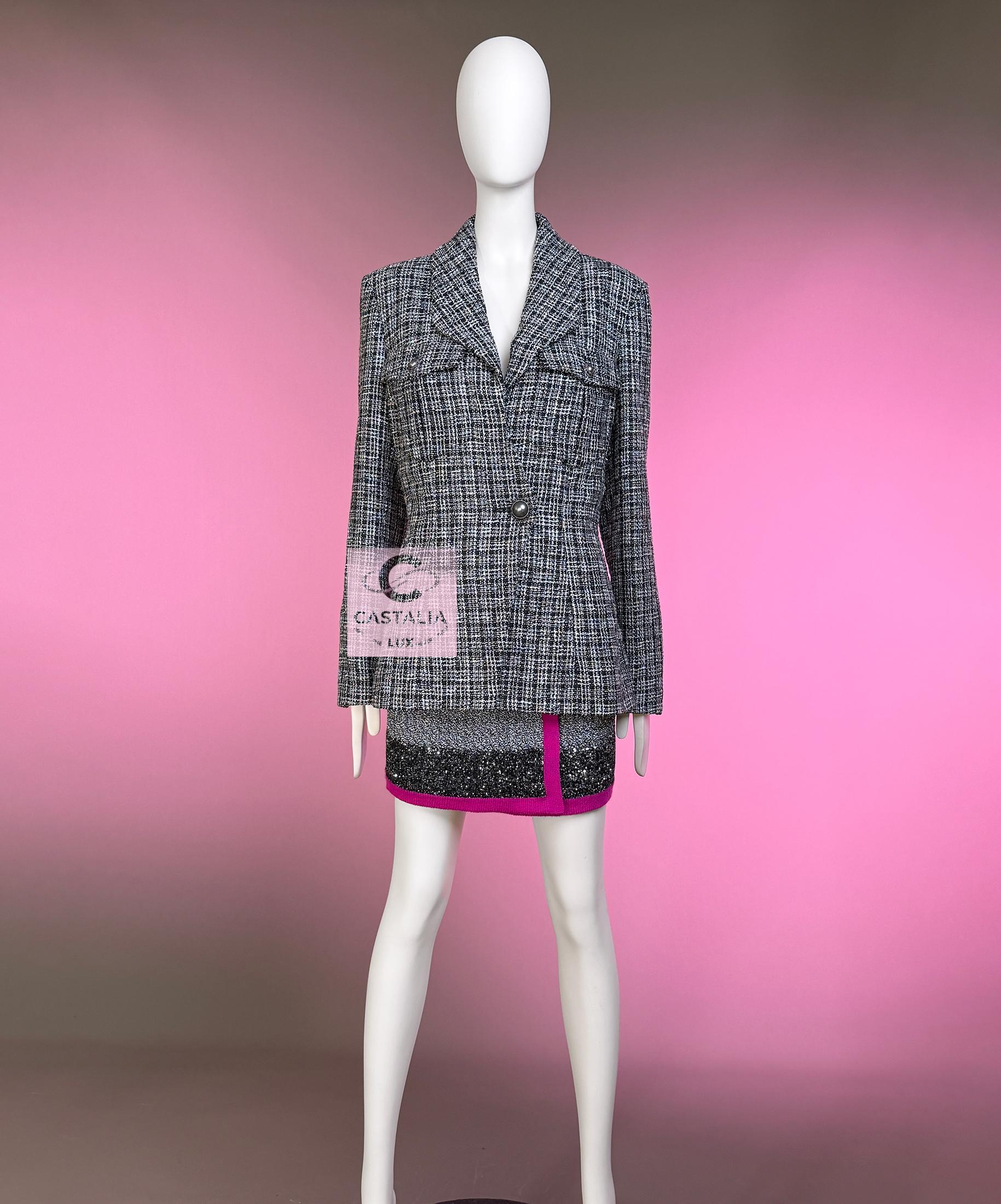 CHANEL 2019 New CC Pearl Buttons Black Tweed Jacket 42 FR en vente 5