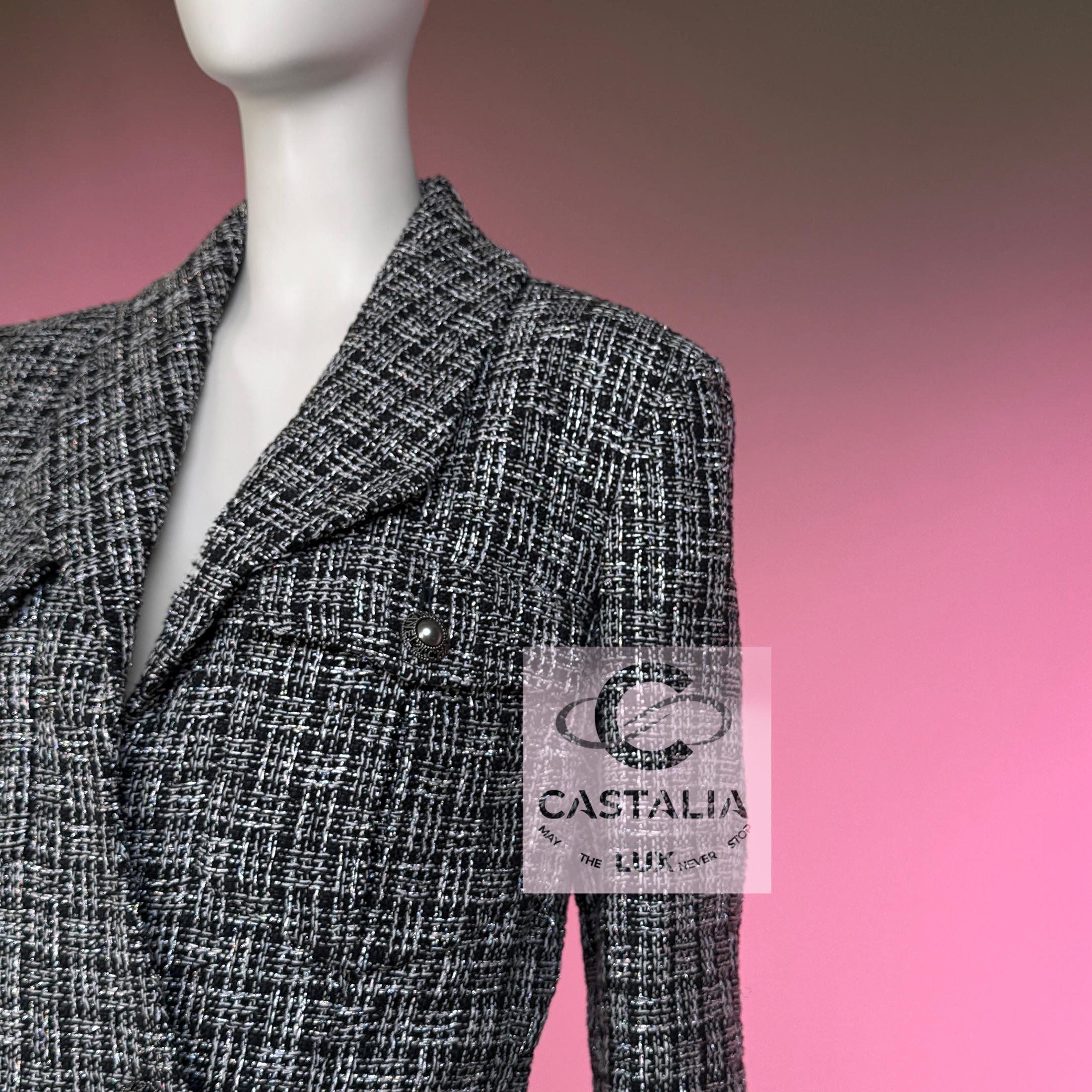 CHANEL 2019 New CC Pearl Buttons Black Tweed Jacket 42 FR en vente 6