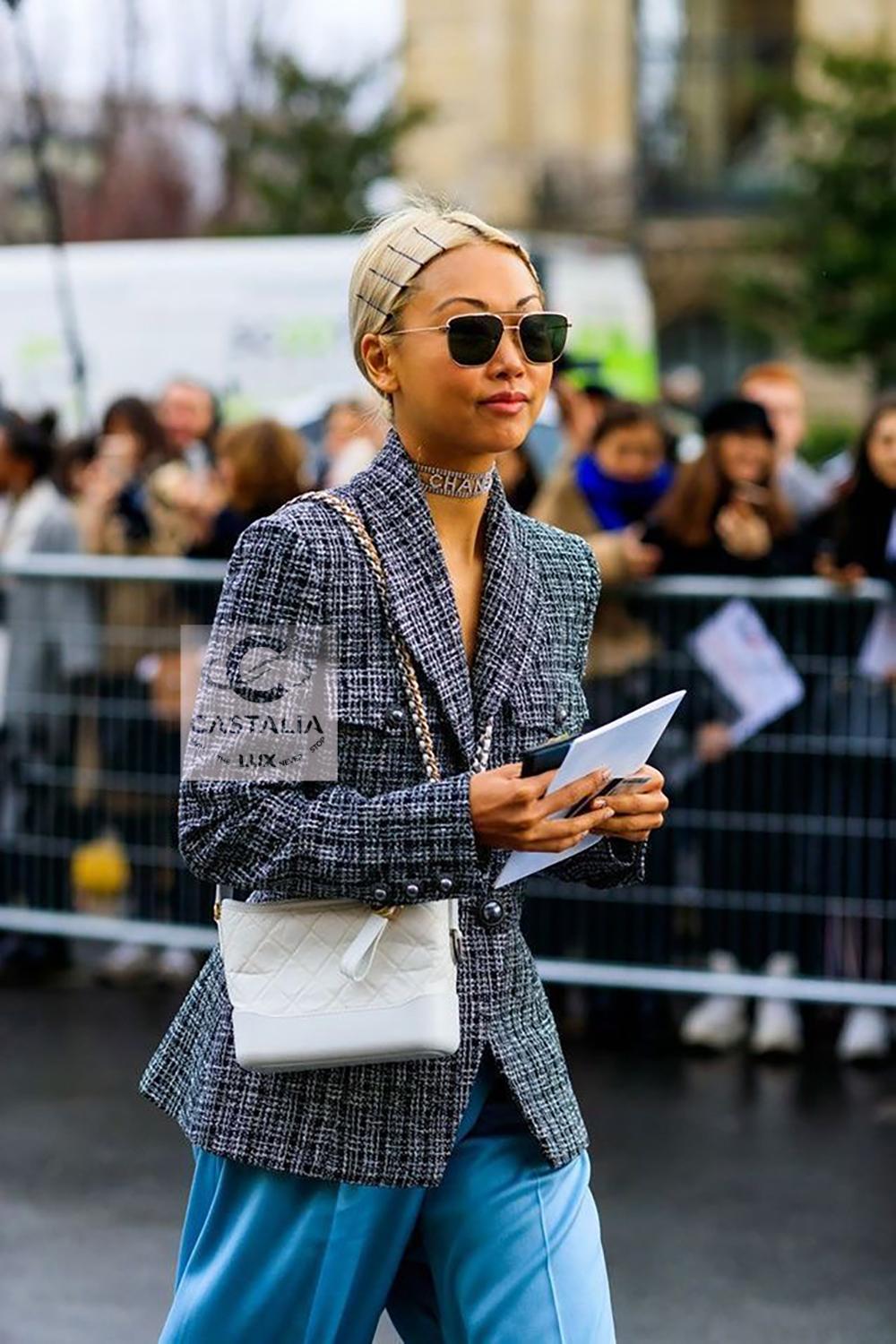 CHANEL 2019 New CC Pearl Buttons Black Tweed Jacket 42 FR Excellent état - En vente à Dubai, AE