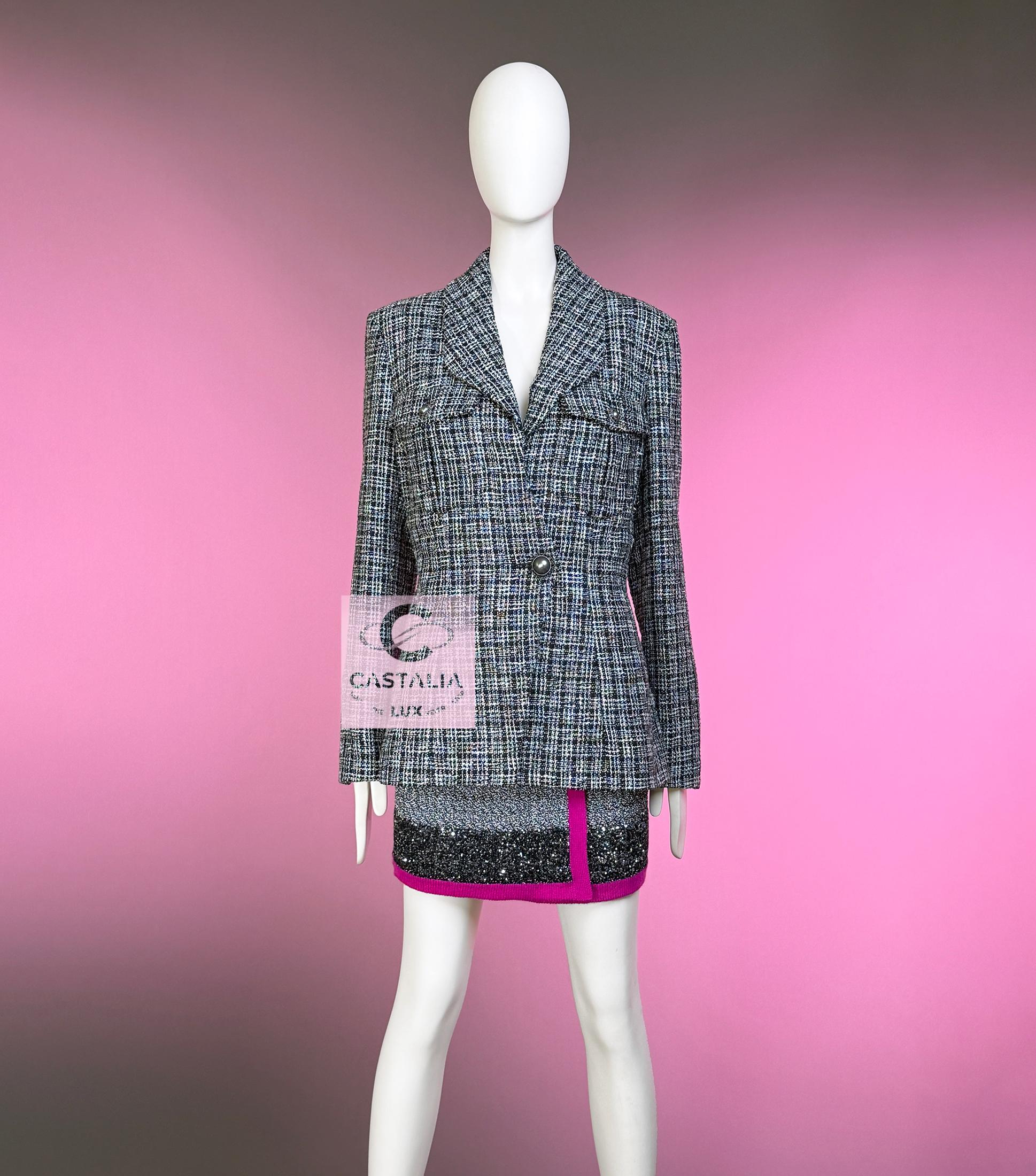 CHANEL 2019 New CC Pearl Buttons Black Tweed Jacket 42 FR en vente 1