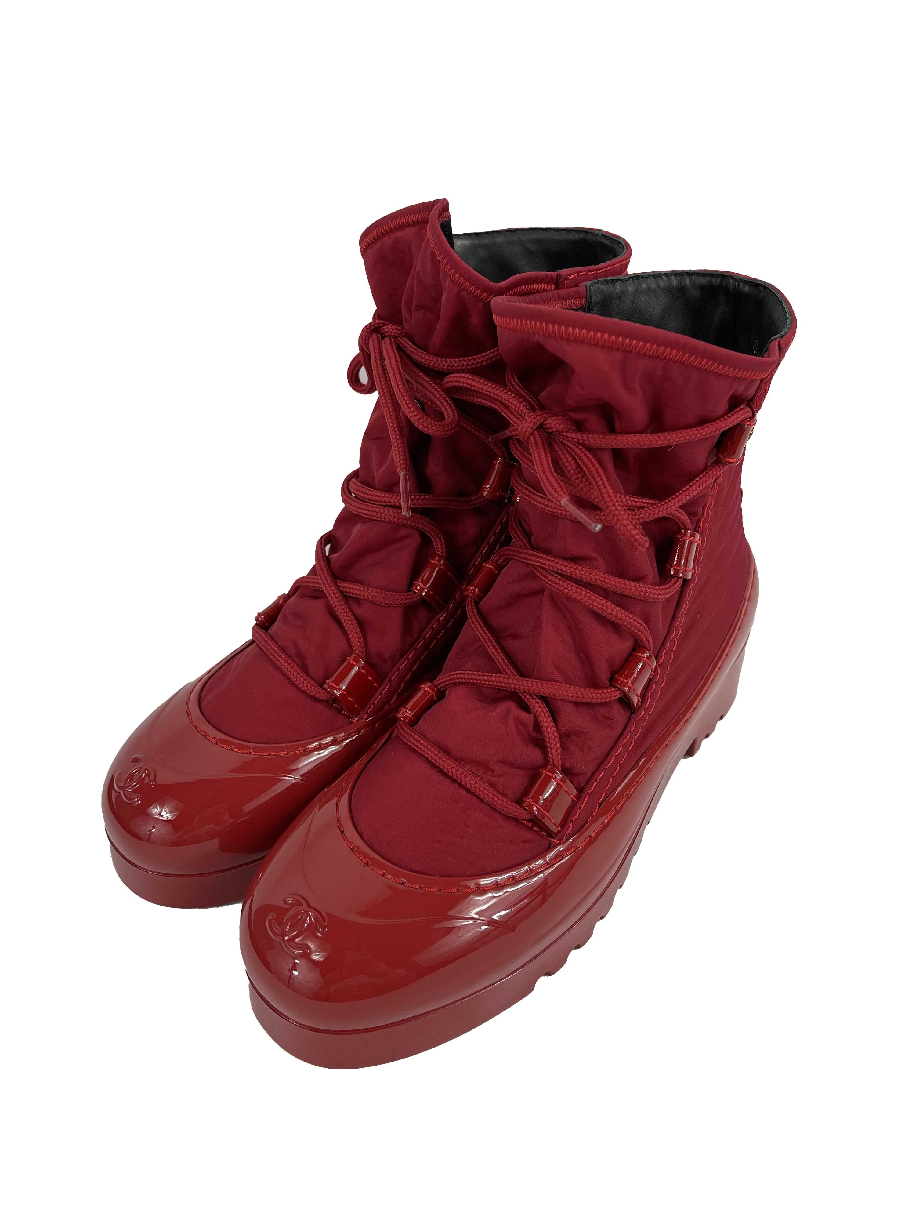 Women's CHANEL 2019 Red Lace-Up Nylon Winter Ankle Boots CC Coco Mark 39 US 9