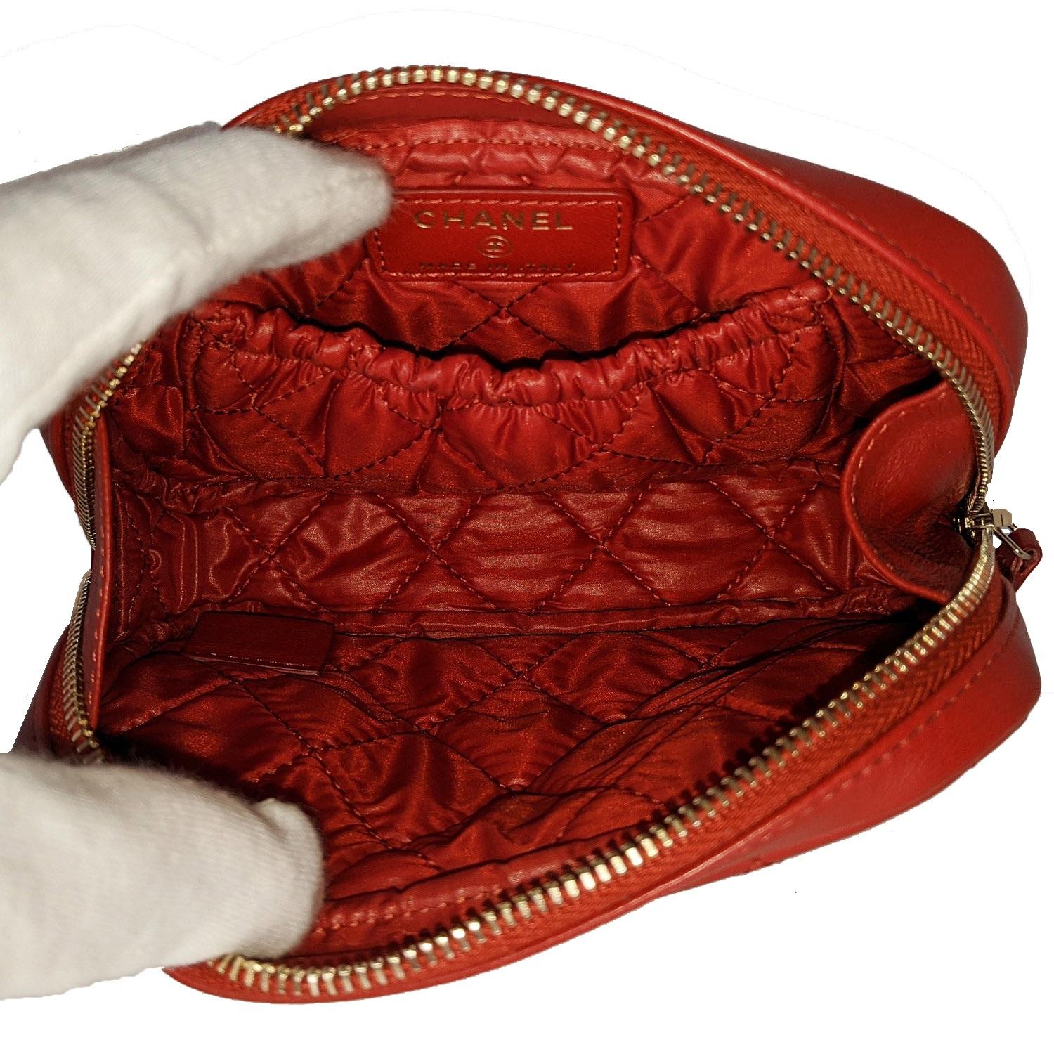 Chanel 2019 Red Quilted Lambskin Classic Case In Excellent Condition In Scottsdale, AZ