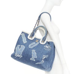 CHANEL 2019 Runway Paris-Egypt Metiers d Shopping Tote denim shearling bag