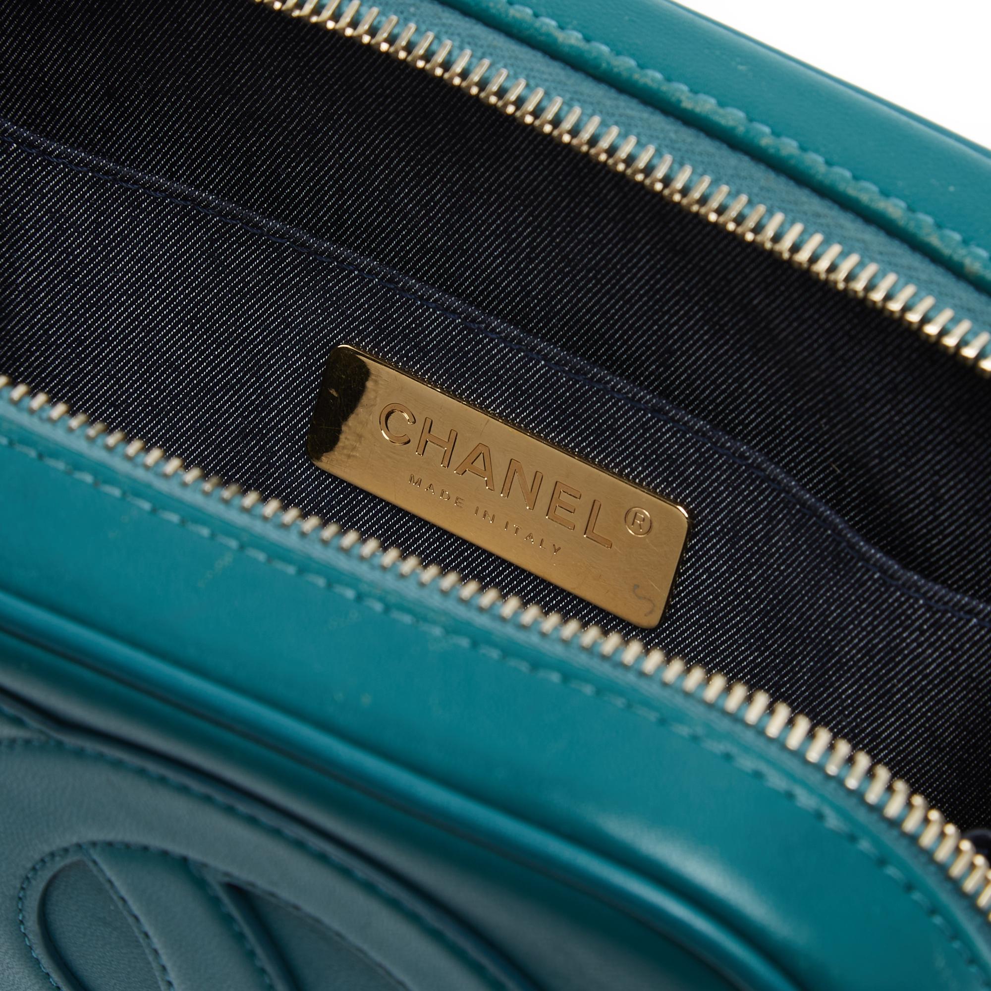 Chanel 2019 Sac Ceinture Epaule CC Mania Green Leather Crossbody Bag on Belt en venta 2