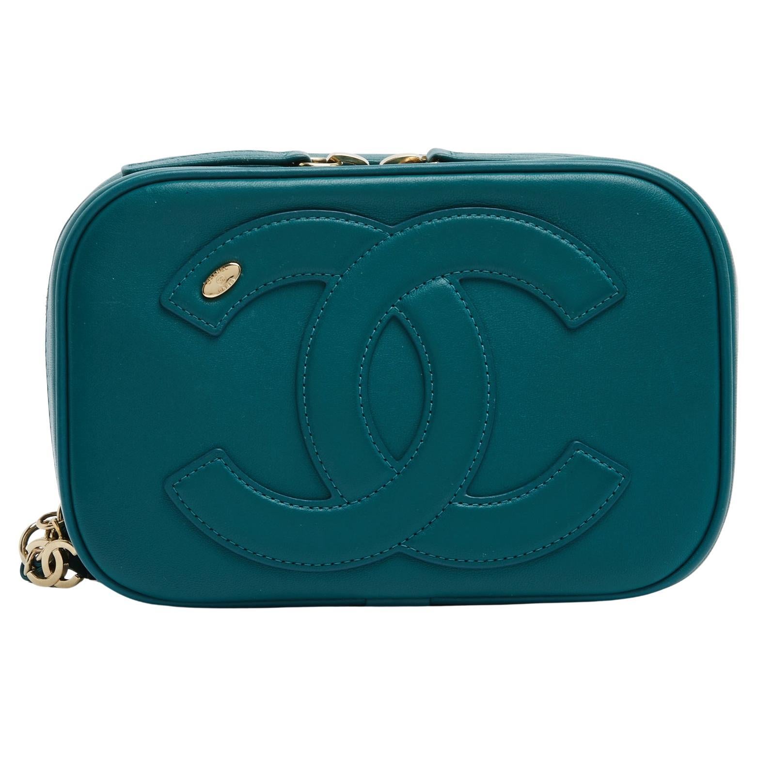 Chanel 2019 Sac Ceinture Epaule CC Mania Green Leather Crossbody Bag on Belt