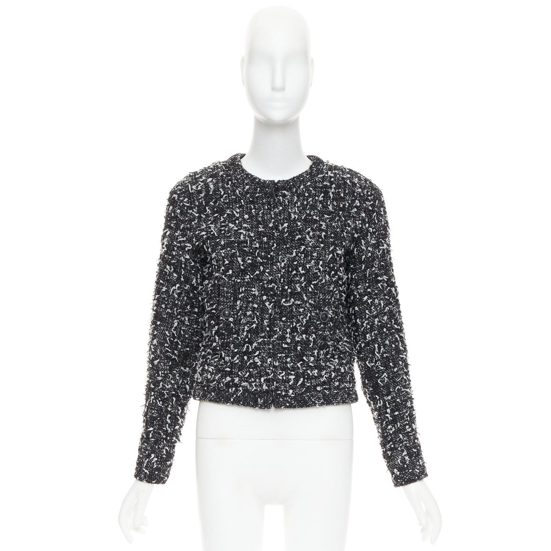 Chanel 2019 speckle black white tweed collarless CC buttons jacket FR34 XS en vente 5