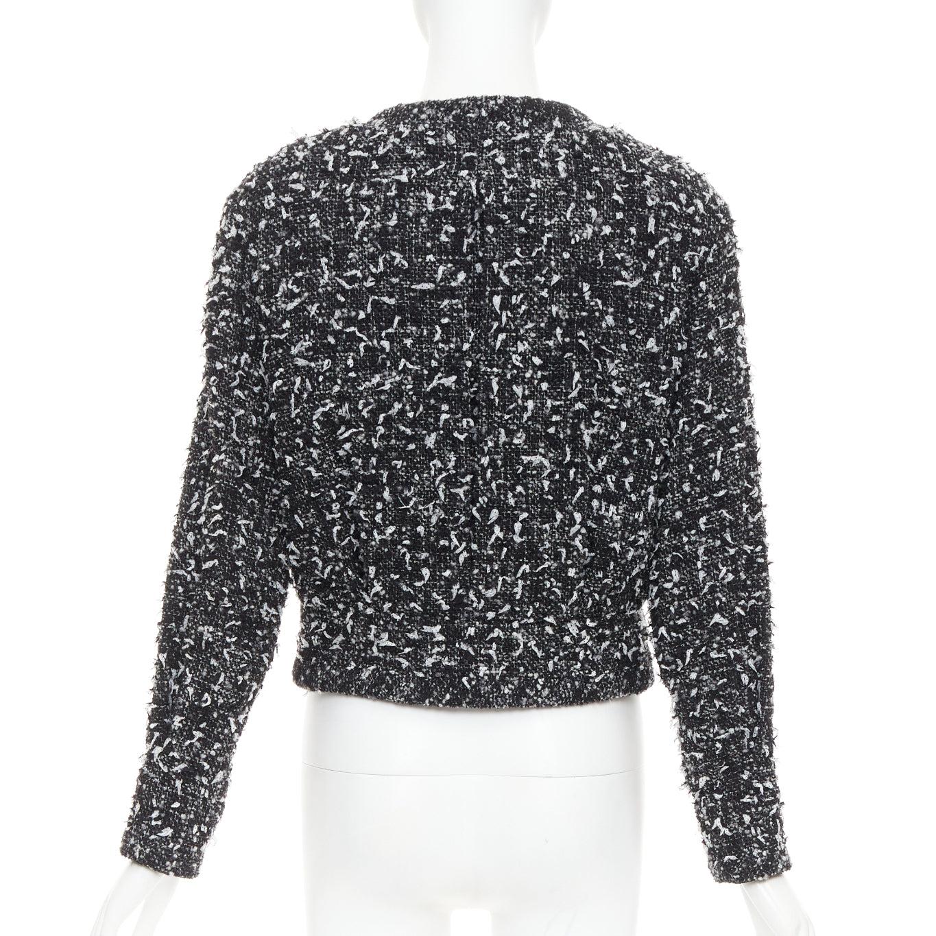 Chanel 2019 speckle black white tweed collarless CC buttons jacket FR34 XS en vente 1