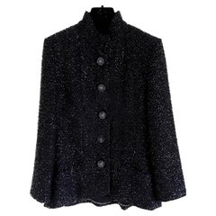 Chanel Neue kleine schwarze Chanel-Jacke