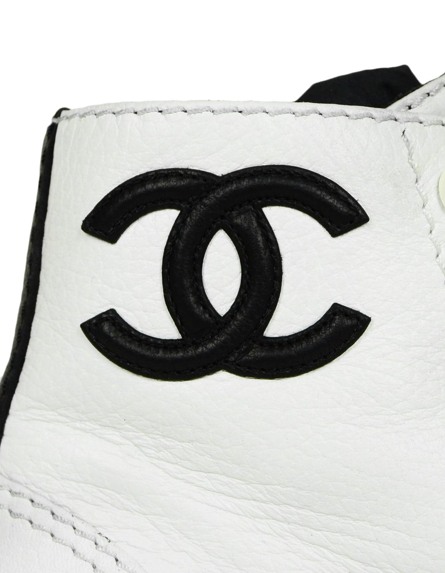 Chanel 2019 White Black Leather CC Lace Up Boots sz 39 For Sale at 1stDibs