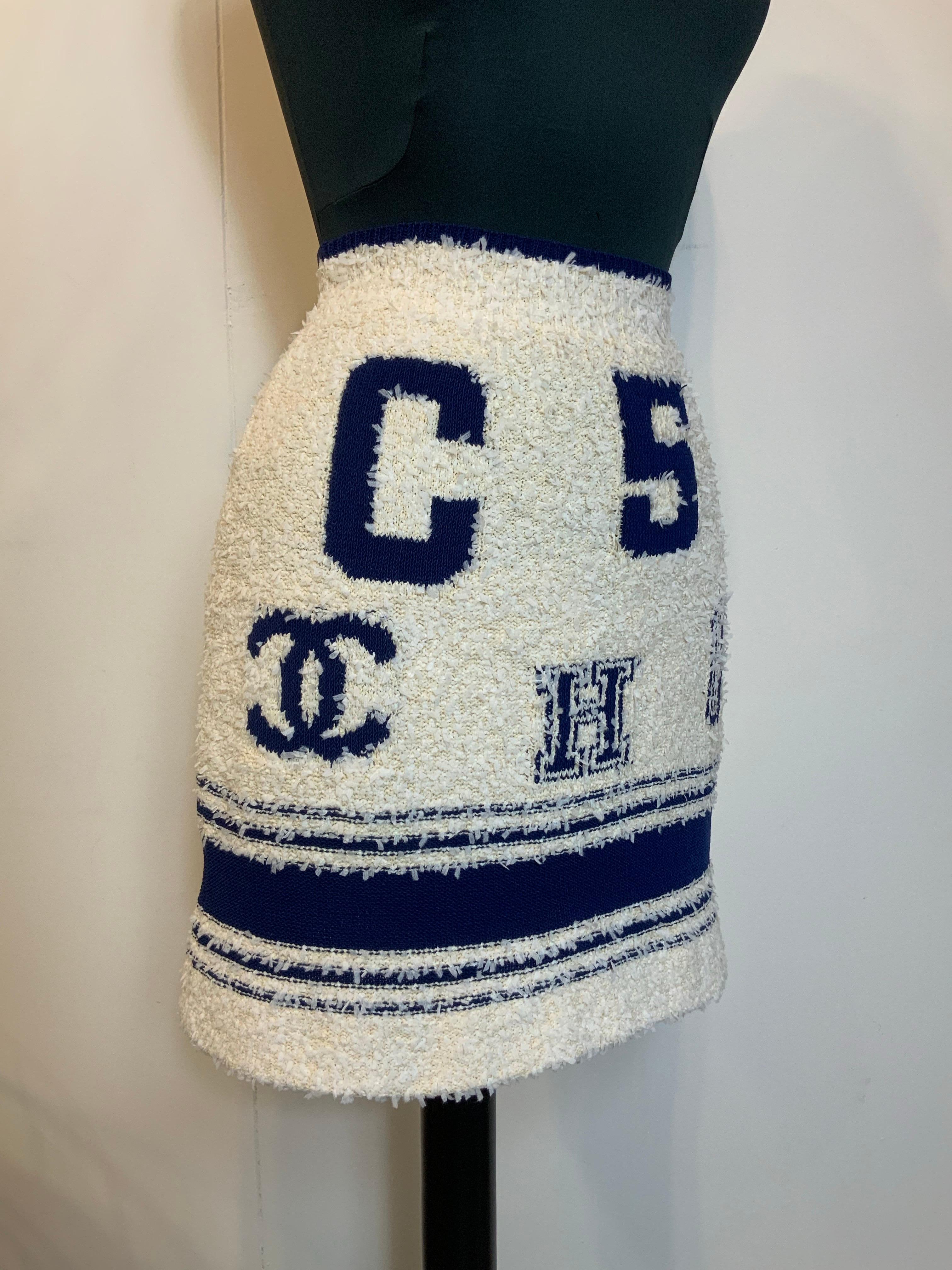 Gray Chanel 2019 White Rue Cambon Tweed skirt For Sale