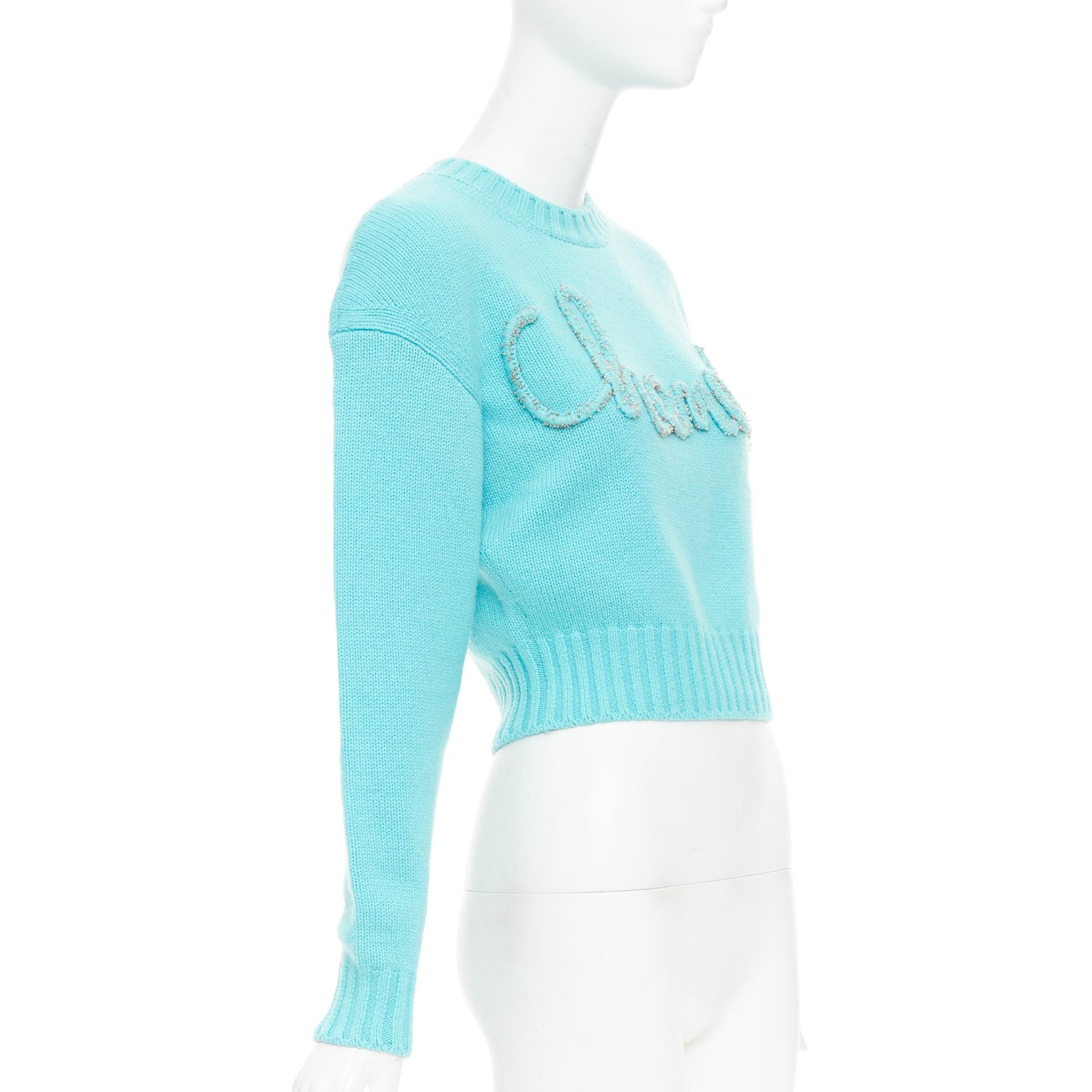 CHANEL 2020 100% Kaschmir cyanblau CC kursives Logo Cropped Pullover¬† FR36 S (Blau) im Angebot