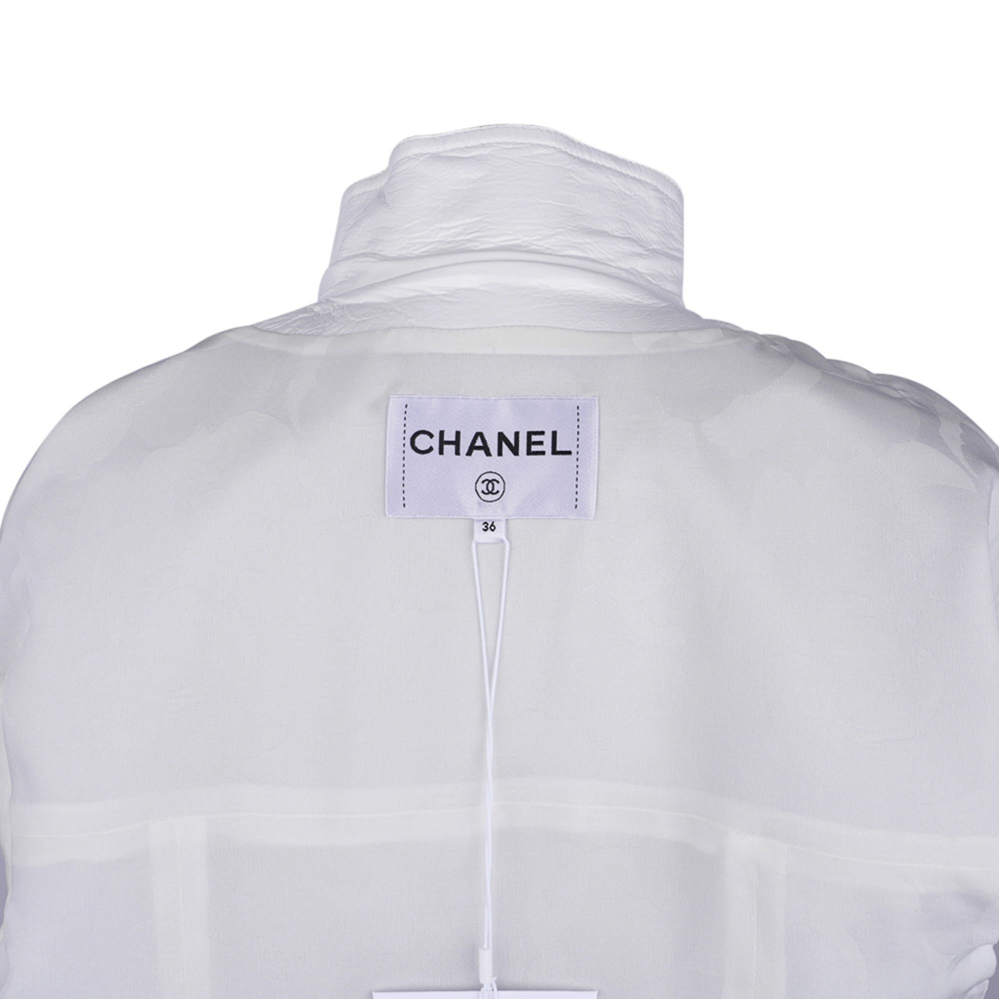Veste courte Chanel 2020-21FW en cuir verni blanc style motard, taille 36/4, neuve avec étiquettes 8