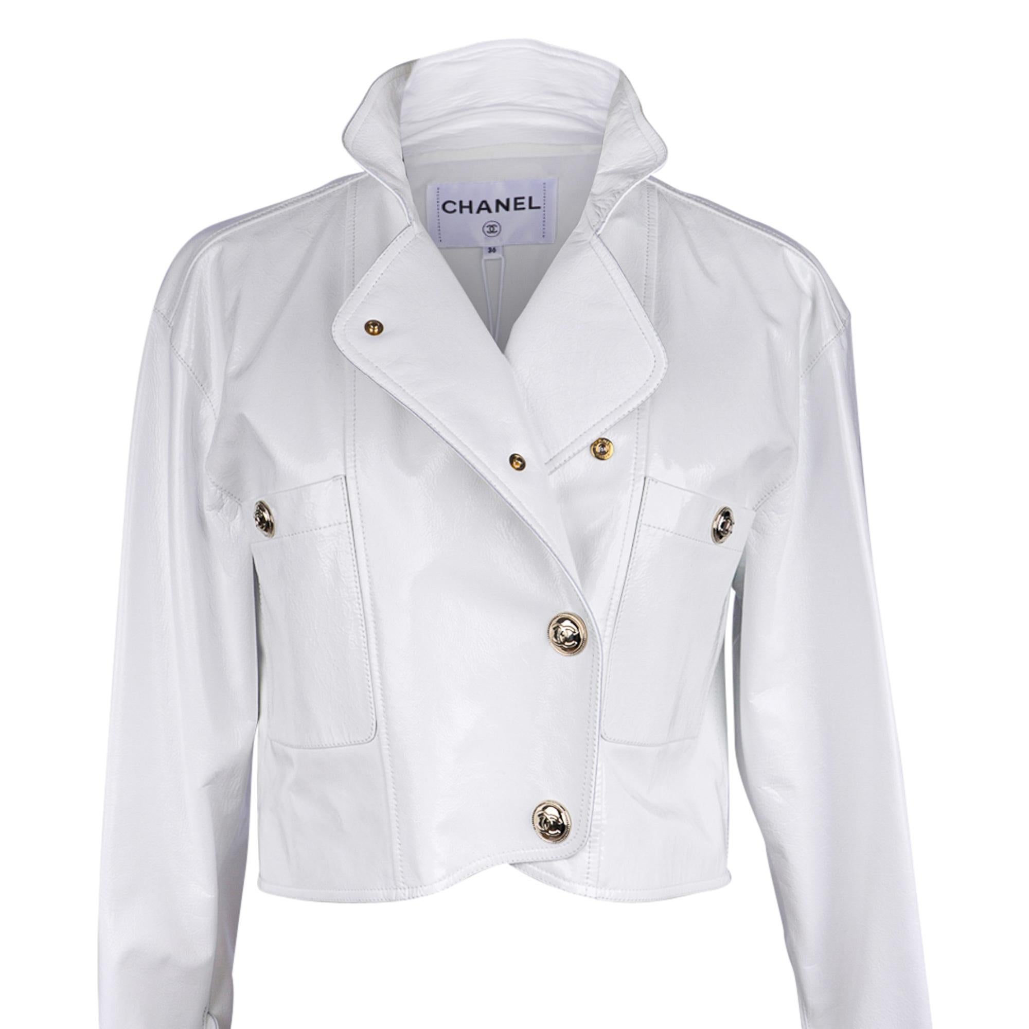Veste courte Chanel 2020-21FW en cuir verni blanc style motard, taille 36/4, neuve avec étiquettes 4