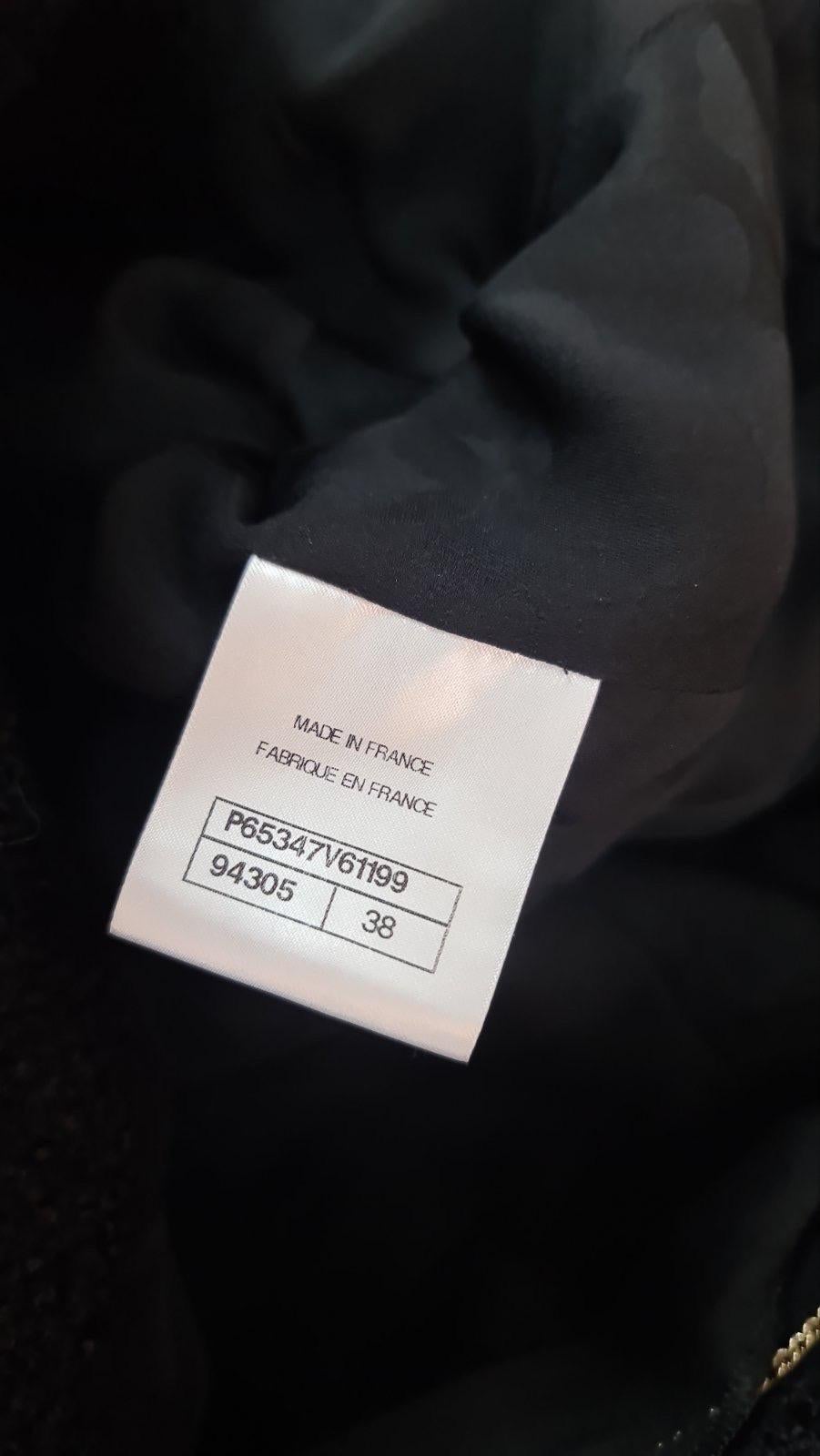 Chanel 2020 Black Tweed Jacket Skirt Suit Set  For Sale 3