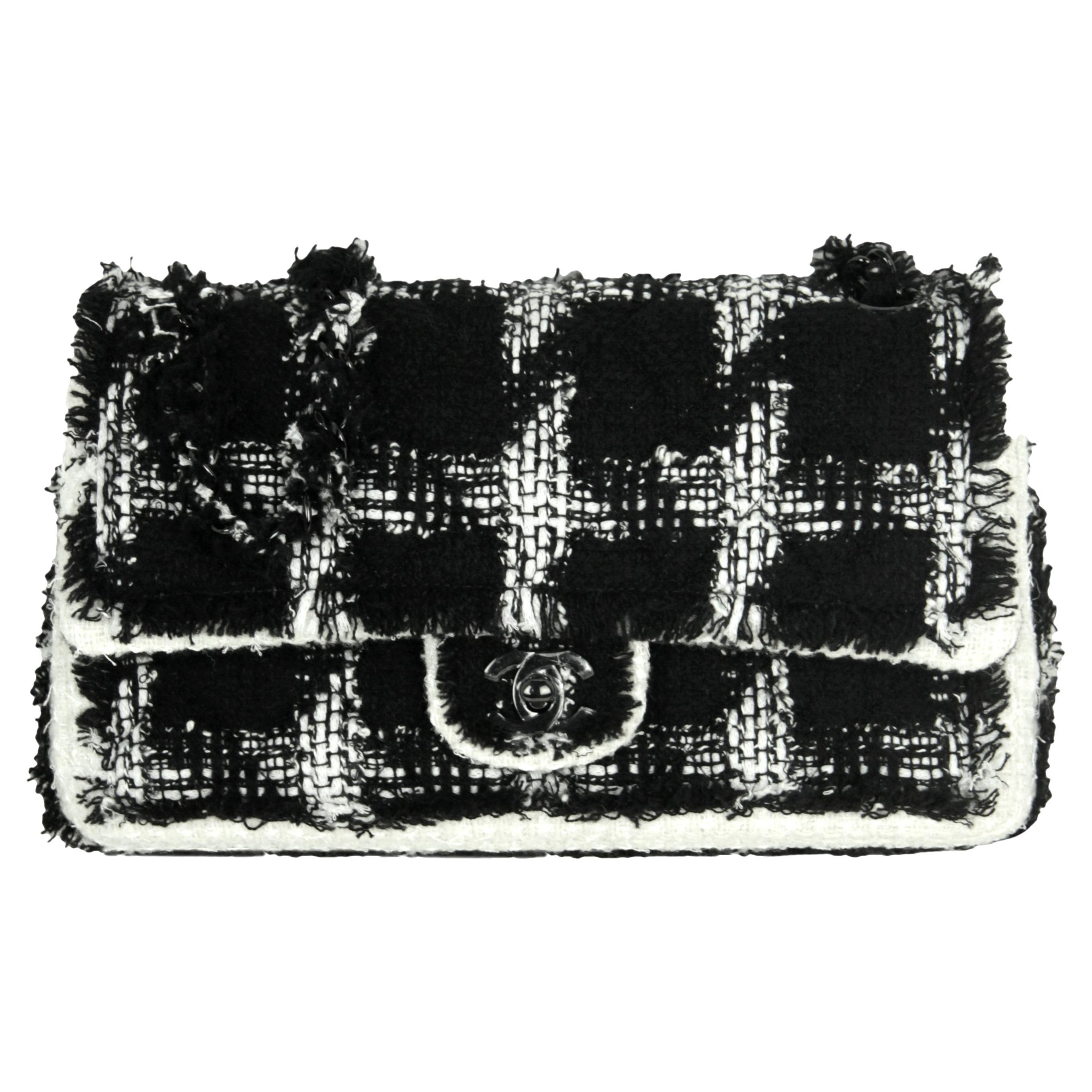 Chanel 2020 Schwarz/Weiß Tweed Medium Classic Double Flap Tasche rt $9, 400