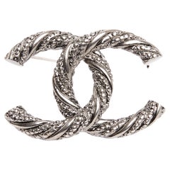 Chanel 2020 Broche CC Silver Twist CC Maxi Brooch