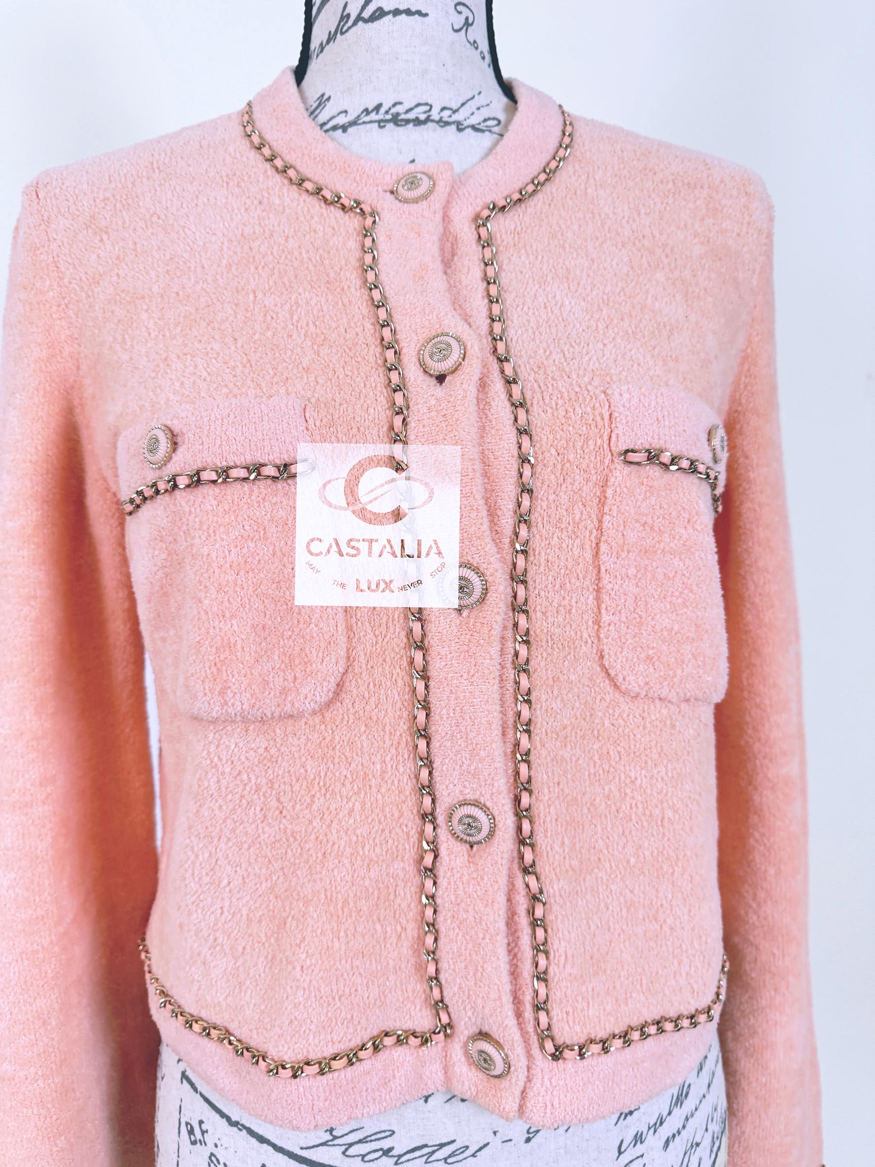 Chanel 2020 Iconic Teddy Jacket with Chains 38 FR For Sale 7