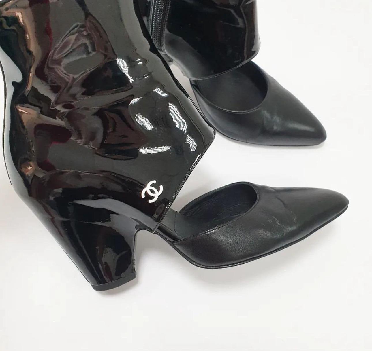 Women's Chanel 2020 Interlocking CC Logo Black Patent Leather Boots