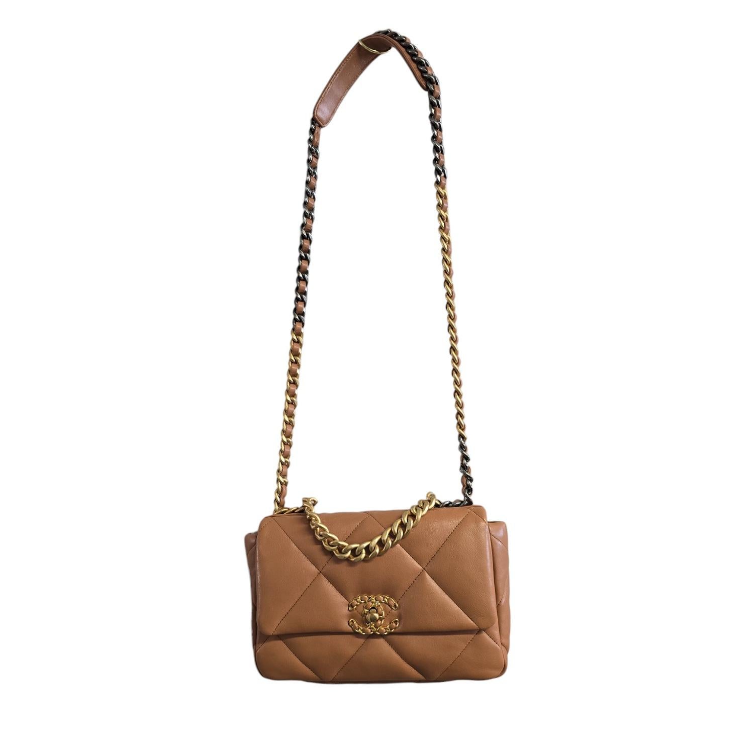 Chanel 2020 Lambskin Quilted Medium Chanel 19 Flap  Caramel In Excellent Condition For Sale In Scottsdale, AZ
