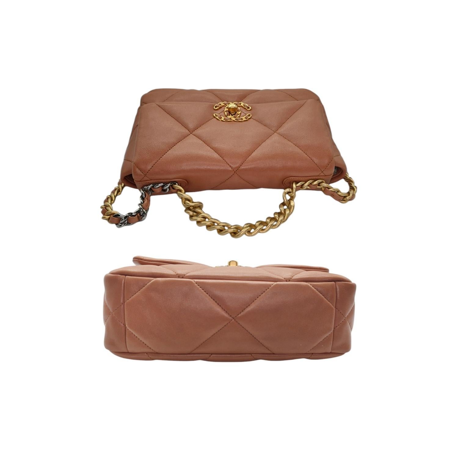 Chanel 2020 Lambskin Quilted Medium Chanel 19 Flap  Caramel For Sale 2
