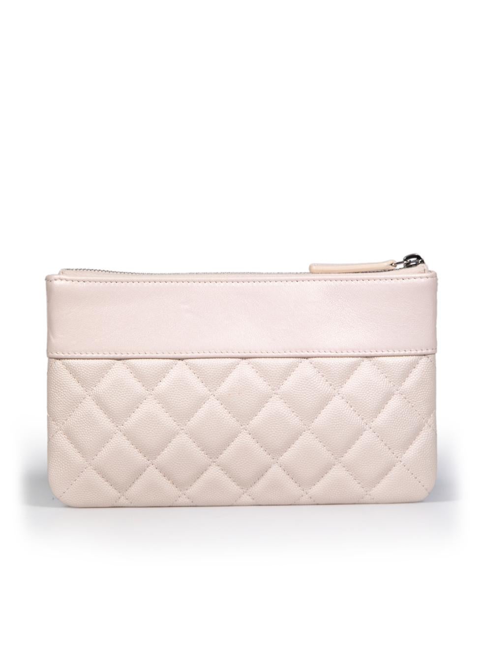 Chanel 2020 Pink Caviar Leather Interlocking CC Quilted Zip Clutch In Excellent Condition For Sale In London, GB