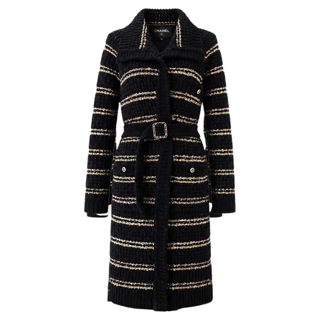 Chanel 2020 Pre-Fall Velvety Deep Blue Relaxed Jacket with CC Belt 36 FR For Sale