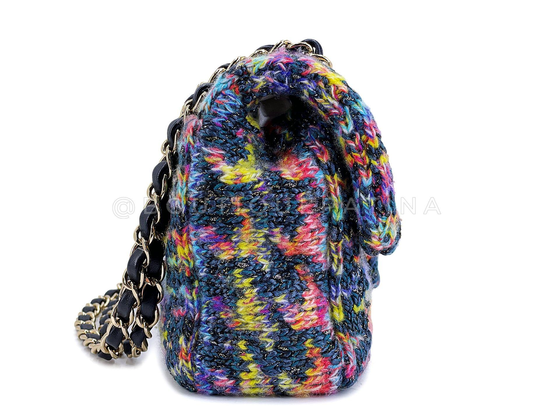 Chanel 2020 Rainbow Tweed Houndstooth Medium Classic Flap Bag GHW 68195 Excellent état - En vente à Costa Mesa, CA