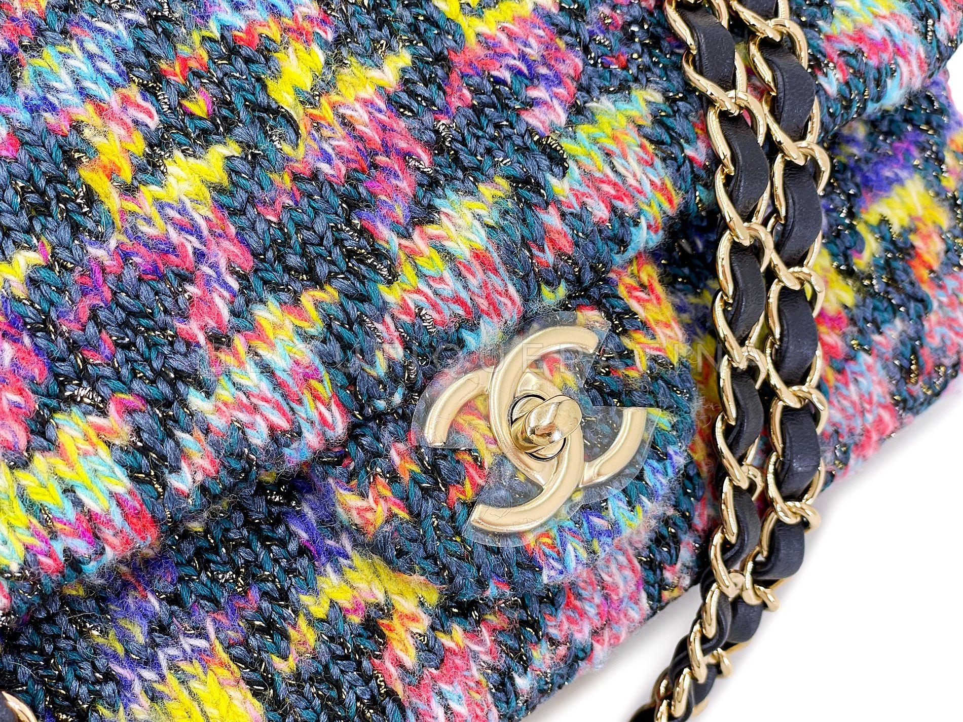 Chanel 2020 Rainbow Tweed Houndstooth Medium Classic Flap Bag GHW 68195 en vente 3
