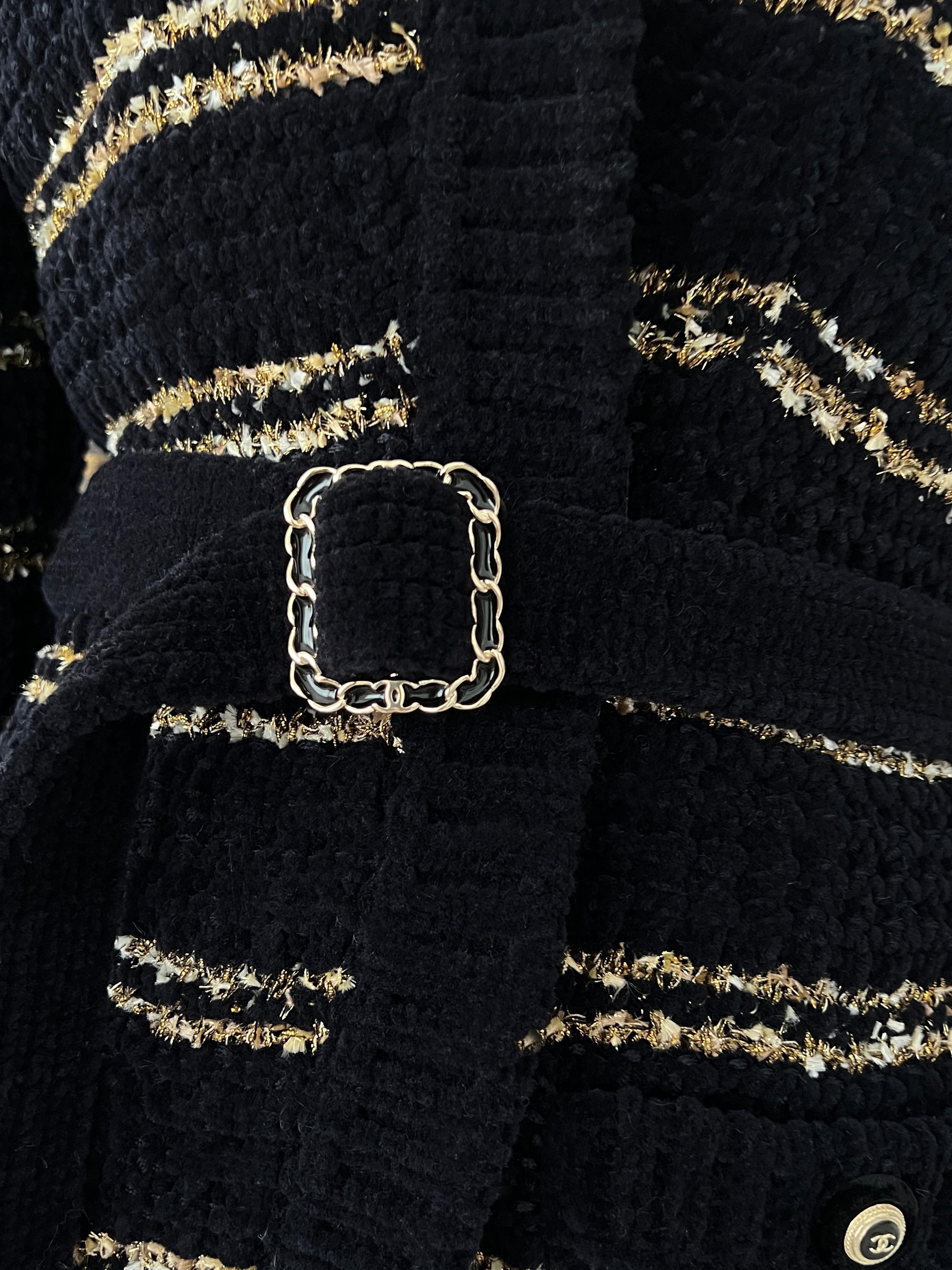 Chanel  2020 Runway Manteau de velours ceinturé Pour femmes en vente