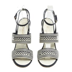 Chanel 2020 Sandalen Marin Ecru EU 38,5, Sandalen mit geflochtenen Lederabsätzen, UK 5,5, US 8