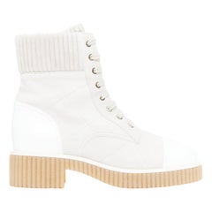 CHANEL 2020 botas de combate acolchadas de piel de becerro CC blanco gris EU38