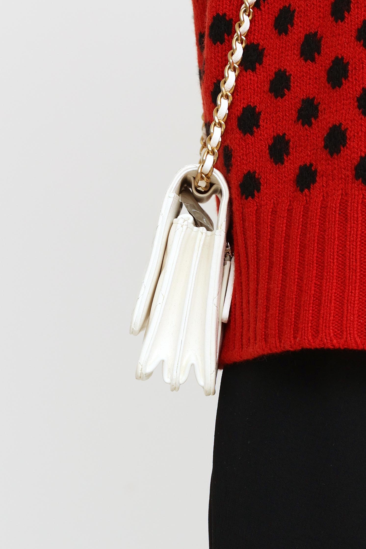 Chanel 2020 White Lambskin Romance Mini Clutch Bag In Good Condition In Toronto, ON