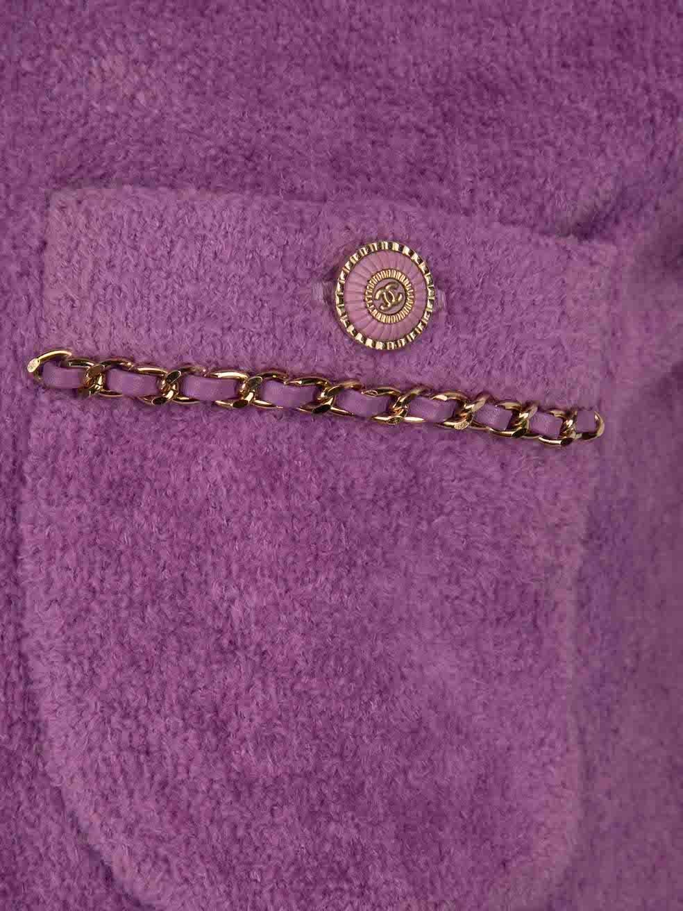 Chanel 2020C Cardigan en éponge violet bordé de chaînes Taille S Pour femmes en vente