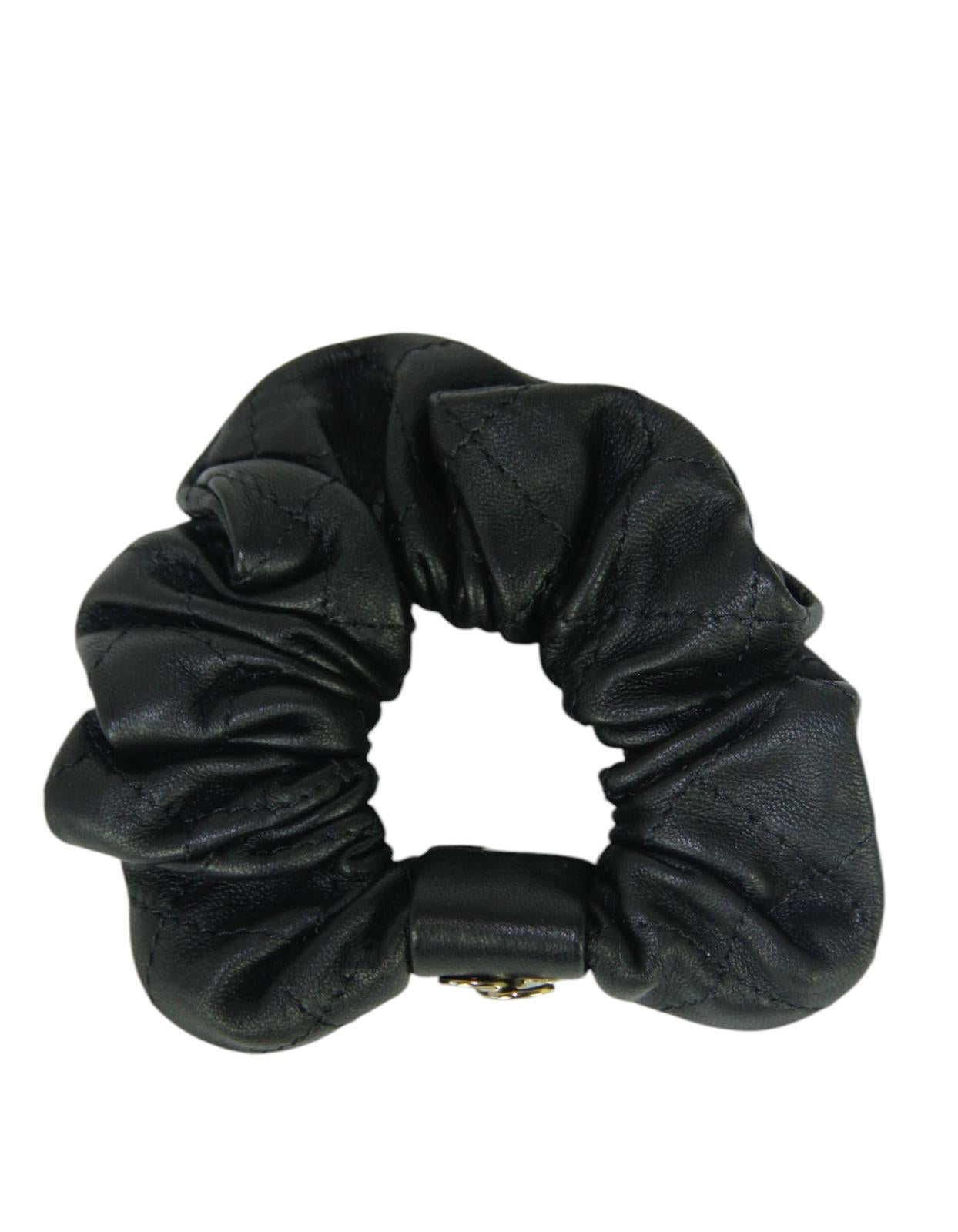 Women's Chanel 2021 Black Leather Lambskin Quilted CC Hair Scrunchie For Sale