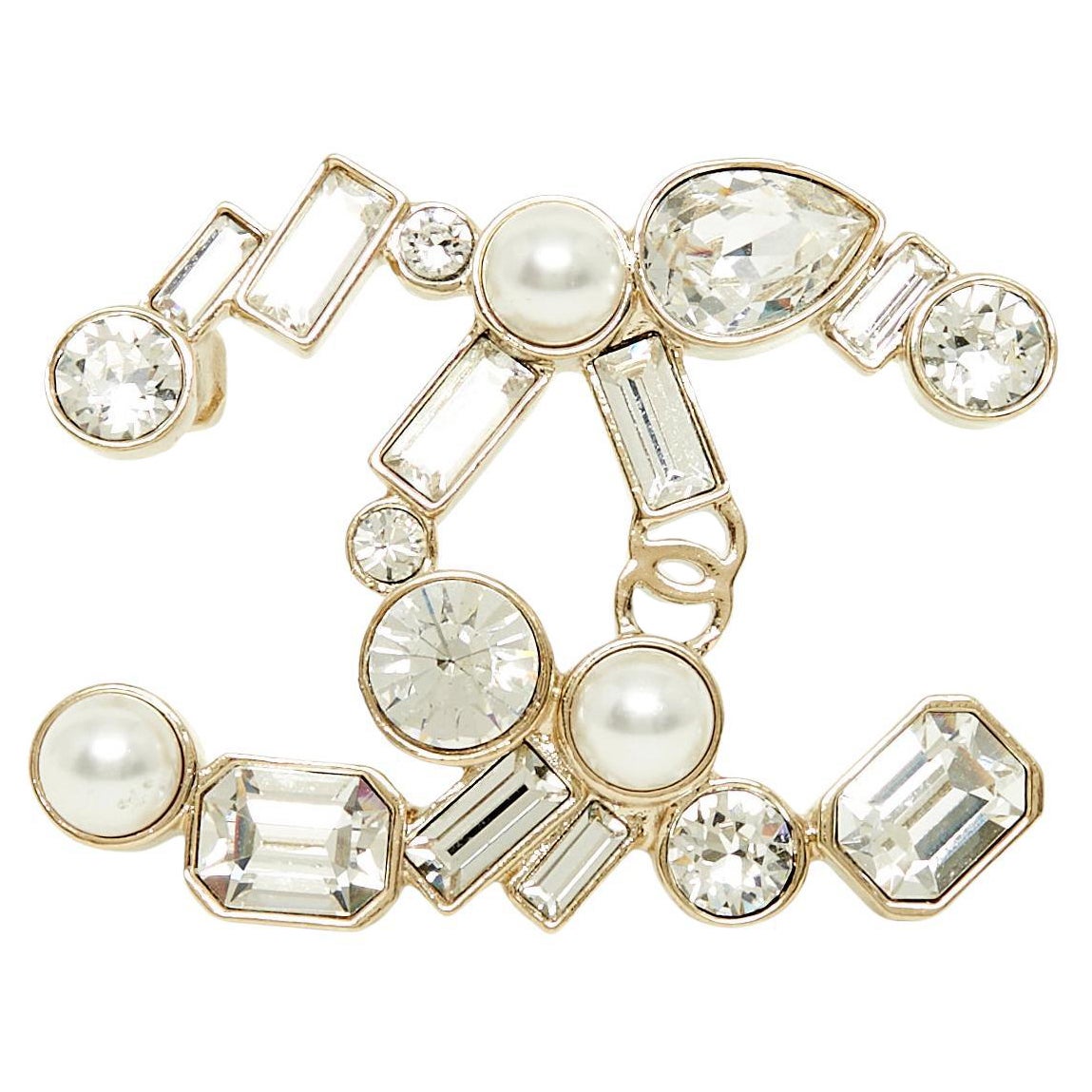 Chanel 2021 Broche CC Irregular Stones and Pearls Golden Brooch (Broche en or avec pierres et perles irrégulières)