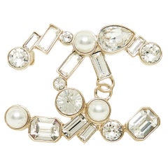 Chanel 2021 Broche CC Irregular Stones and Pearls Golden Brooch